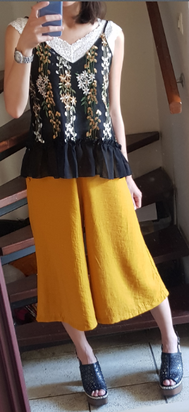 Lovely combo - Cute embriodered top + Wide leg pants