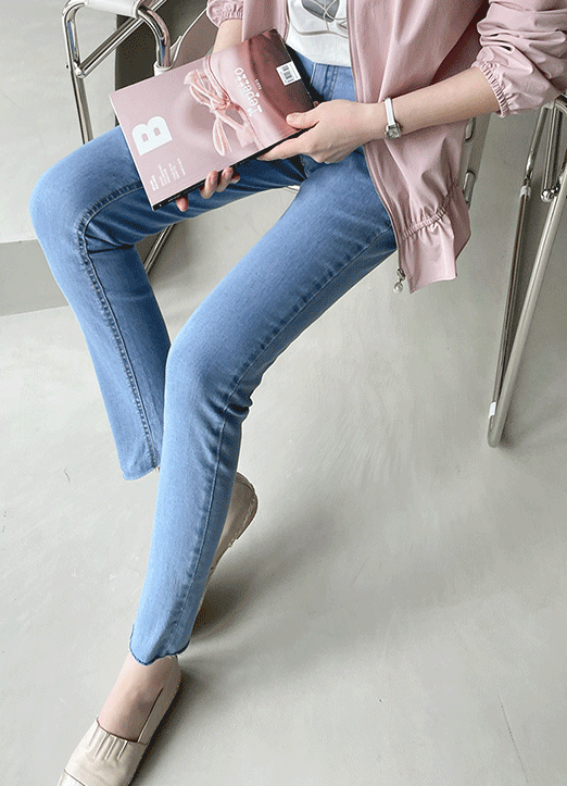 Elasticated Waistband Leather Patch Point Skinny Jeans