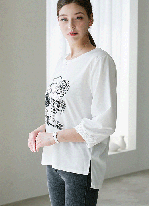 [THE ONME] Pearl Embellished Graphic 3/4 Sleeve T-Shirt