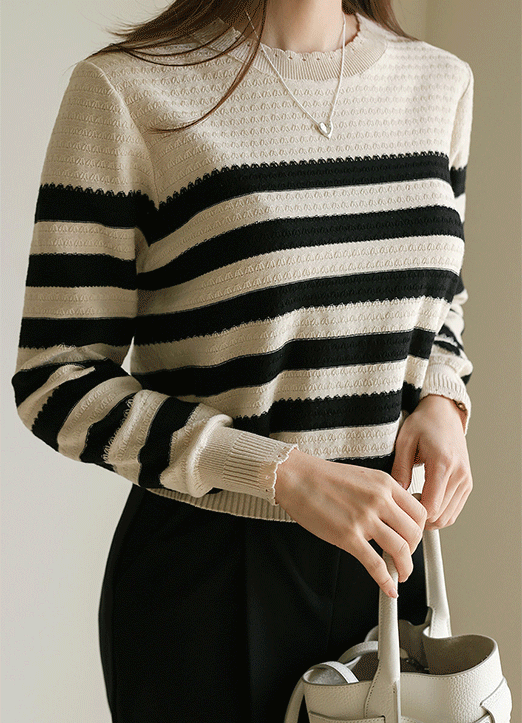 Ribbed Edge Contrast Stripe Knit Top