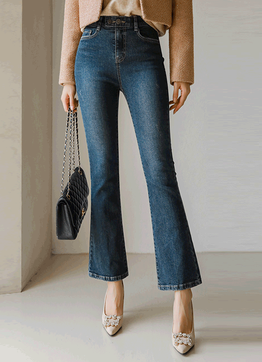 Mid Rise Elastic Waist Frayed Boot-Cut Jeans