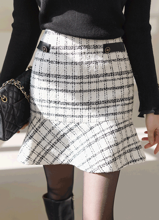 Flared Hem Tweed Skirt w/ Inner Shorts