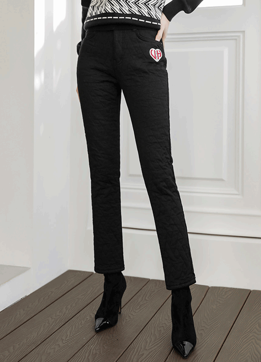 Mid Rise Heart Patch Brushed Straight Quilted Pants
