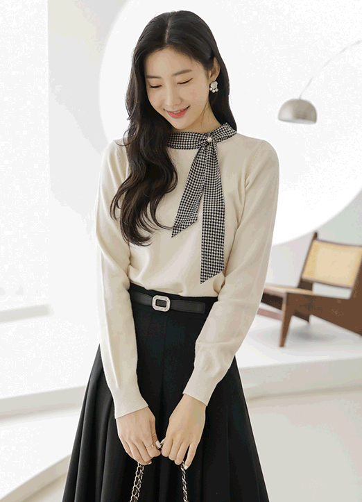 Checkered Scarf Neck Knit Top