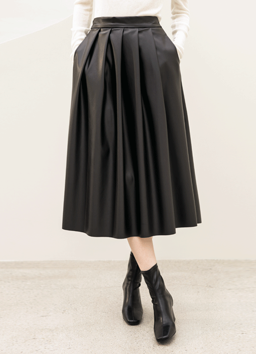[The Onme] Elastic Back Waist Pleats Flare Faux Leather Skirt