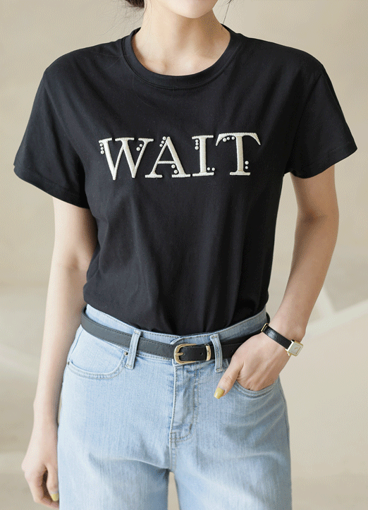 [The Onme] (4 Colors) WAIT Lettering w/ Faux Pearl T-Shirt