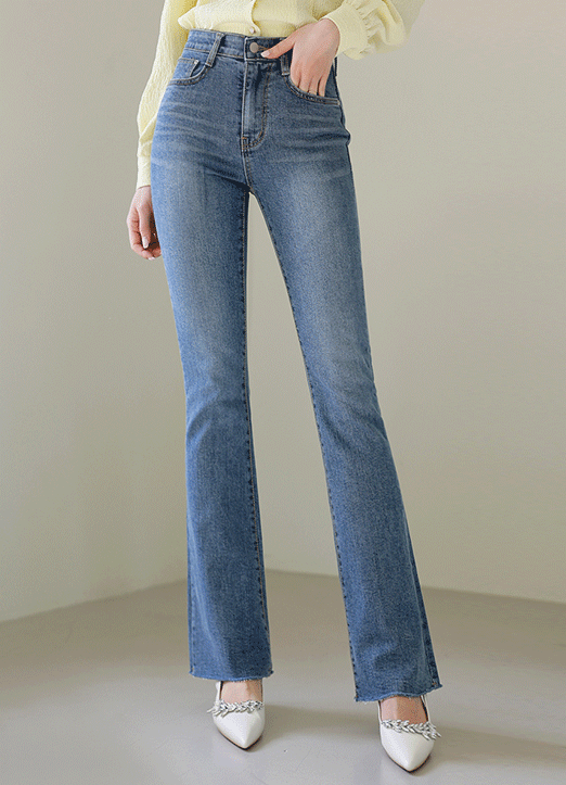 Mid Rise Elastic Waist Slim Leg Line Boot-Cut Jeans