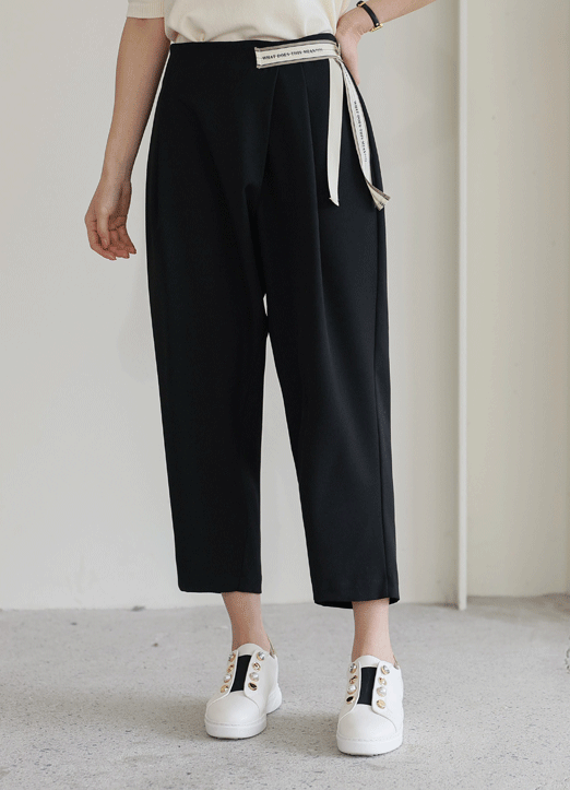 [The Onme] Elastic Back Lettering Tape Detail Pegged Pants