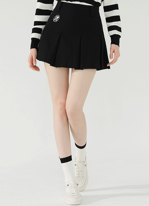 [QoG] Queen Lettering Pleats Mini Skirt w/ Inner Shorts