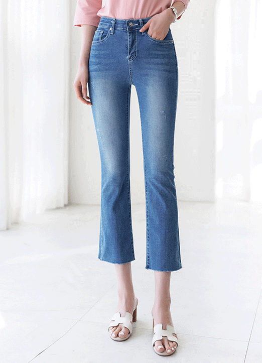 [The Onme] Mid Rise Elastic Waist Raw Cut Easy Cropped Jeans