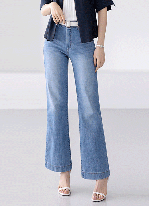 Mid Rise Elastic Waist Cool Wash Wide Jeans