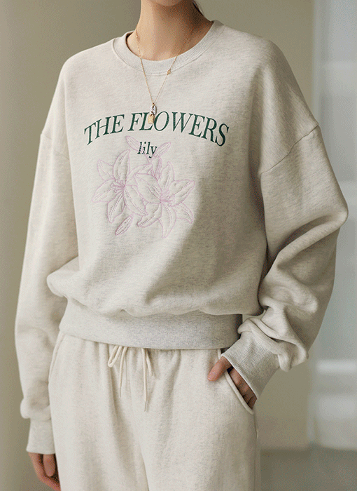 [The Onme] Lettering Embroidered Lily Brushed Sweatshirt