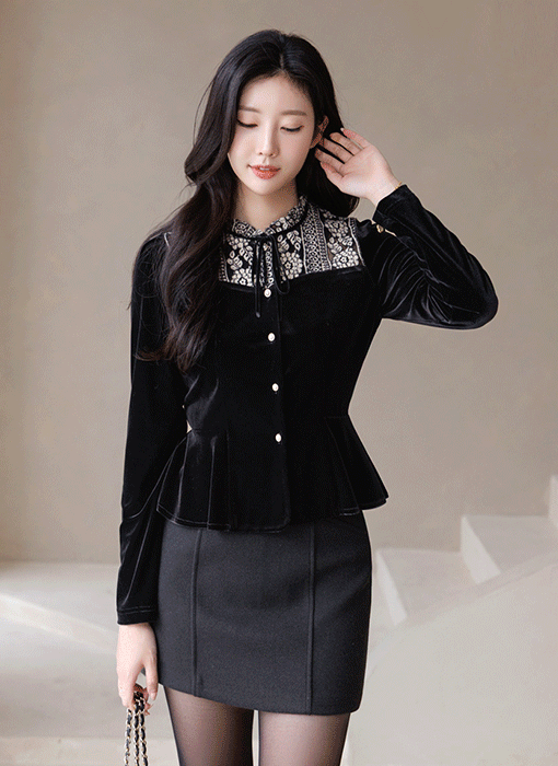 [LouisAngel] Lace Contrast Velour Peplum Blouse