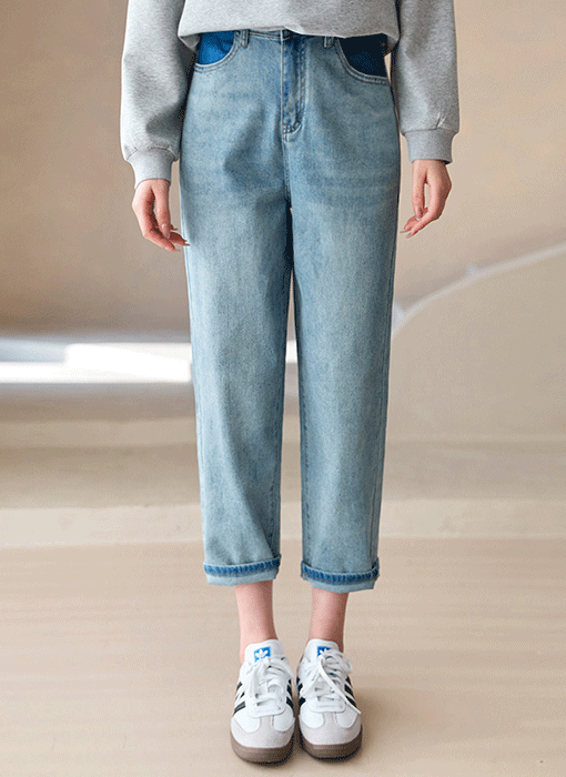 Contrast Panel Accent Tapered Jeans
