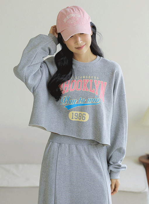 [The Onme] Chic Edge Cropped Sweatshirt 