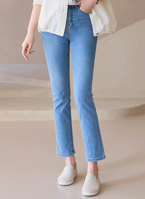 Comfort Stretch Slim Straight Jeans