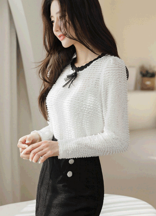 [Louis Angel] Contrast Scallop Neckline Embossed Lace Blouse