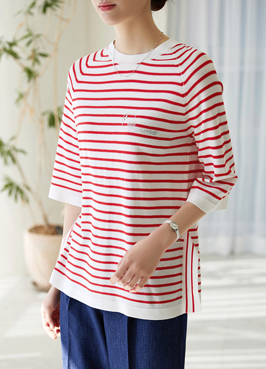 [Louis Angel] Rhinestone Lettering Side Slit Striped Knit Top