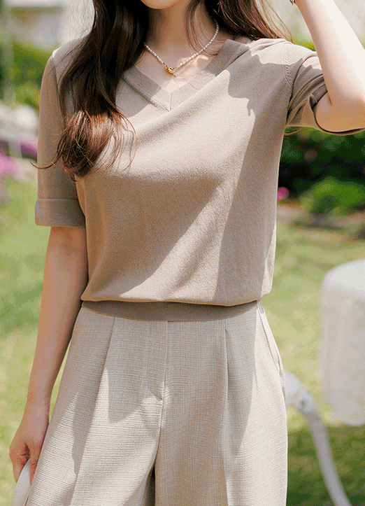 (6 Colors) Back Button Detail V-Neck Knit Top
