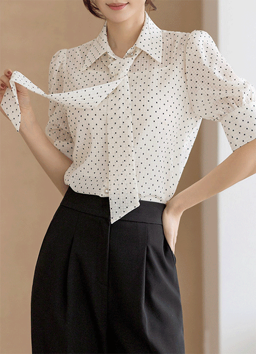 [LouisAngel] Sheer Dotted Half Sleeve Seersucker Blouse w/ Tie