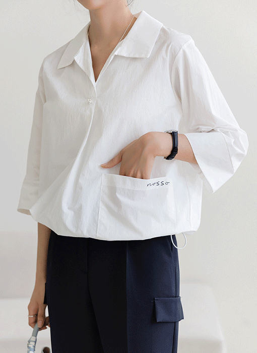 [The Onme] Back Lettering V-Collar Shirt