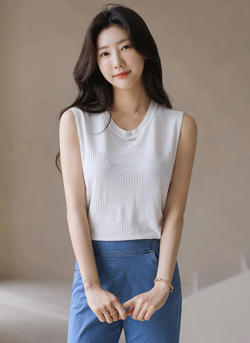 Wave Jacquard Sleeveless Knit 