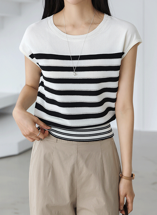 [The Onme] Soft Spark Stripe Sleeveless Knit