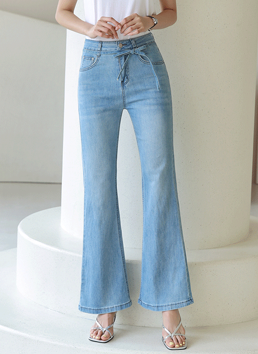 [The Onme] Slim-Fit Boot-cut Jeans with Sash