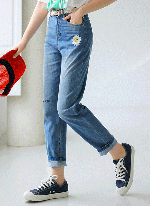 Smiley Flower Embroidered Tapered Jeans