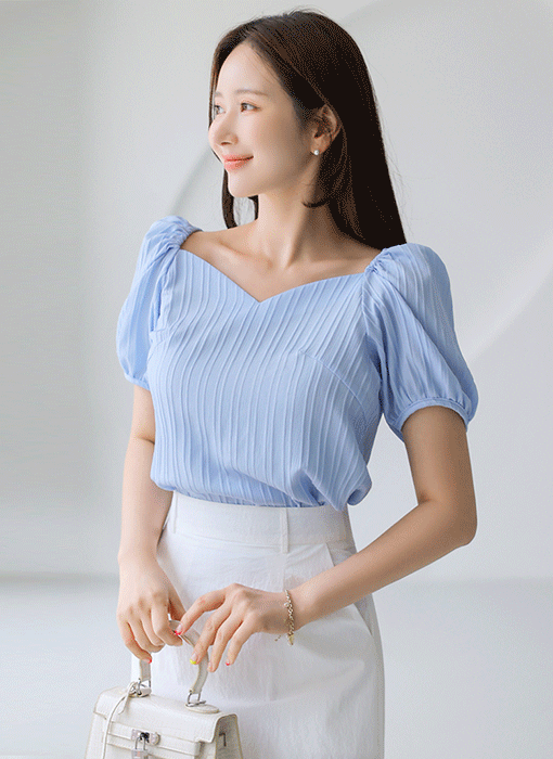 Sweetheart Puff Sleeve Blouse