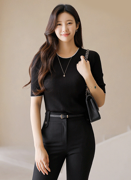 Chic Slim-Fit Ribbed Knit Top