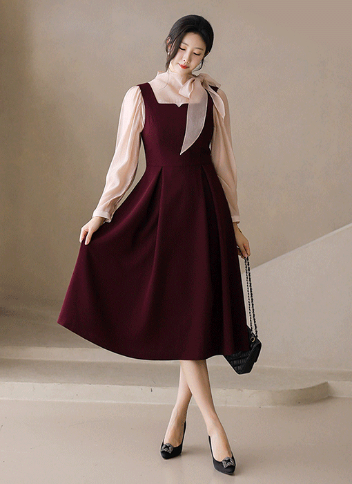 [LouisAngel] Classic Heart Neck Pin-Tuck Dress