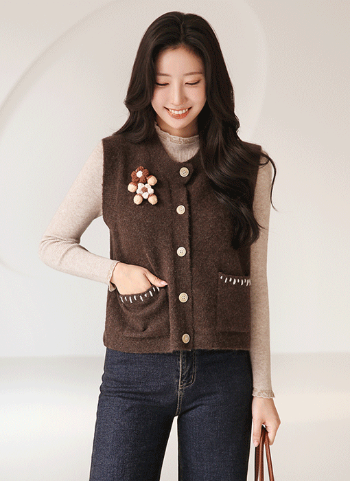 Cozy Flower-Brooch Textured Knit Vest