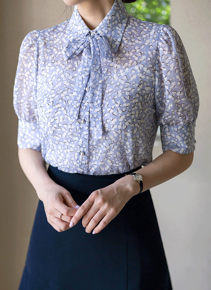 [LouisAngel] Allover Flower Crinkled Chiffon Blouse w/ Tie