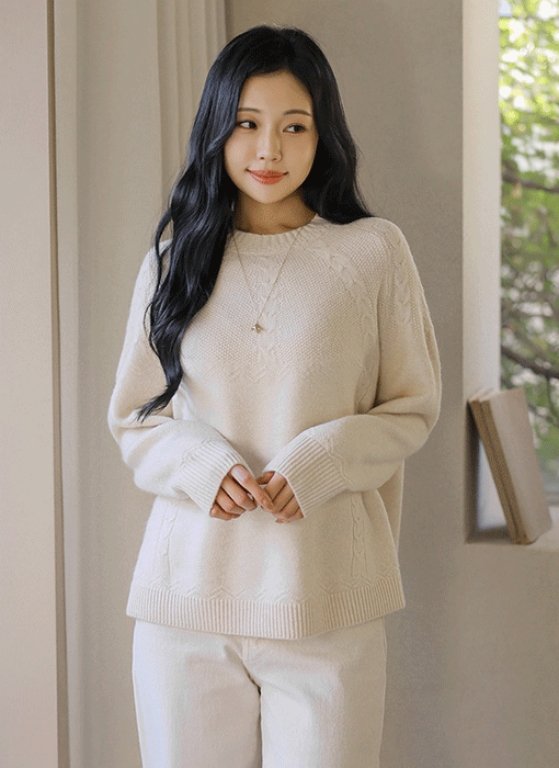 [The Onme] Soft Weave Textured Cable Knit Top