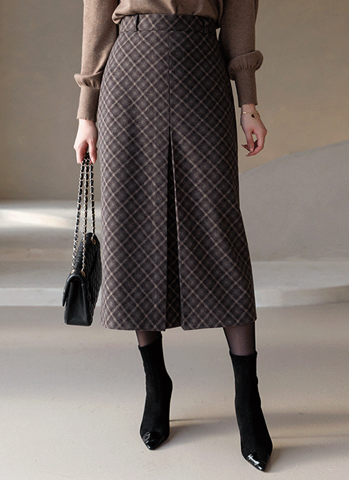 Classic Warmth Tartan Check Midi Skirt