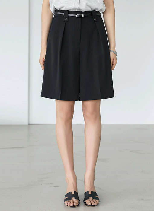 [The Onme] Tailored Pintuck Bermuda Shorts