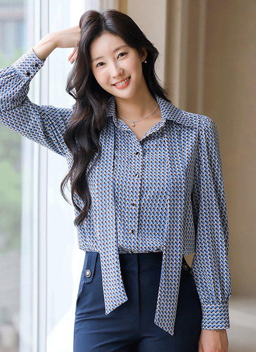 [LouisAngel] Patterned Tie-Neck Silky Blouse