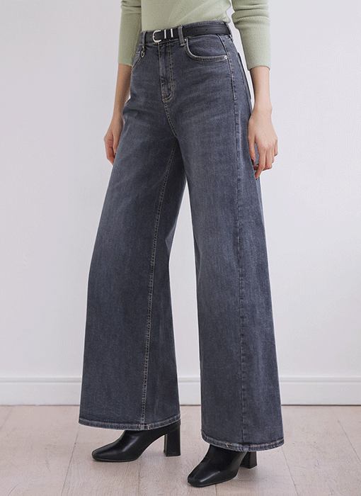 [The Onme] Contour Seam Flare Wide Jeans