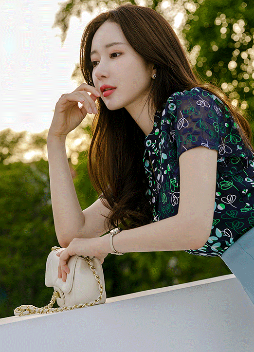 [Louis Angel] Botanical Print V-neck Mandarin Collar Blouse