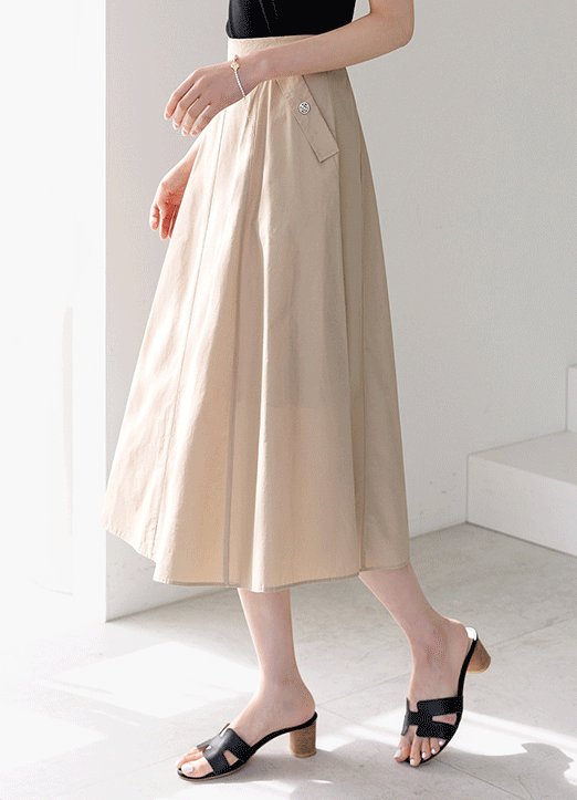 [The Onme] Lightweight Pocket Paneled Flare Skirt