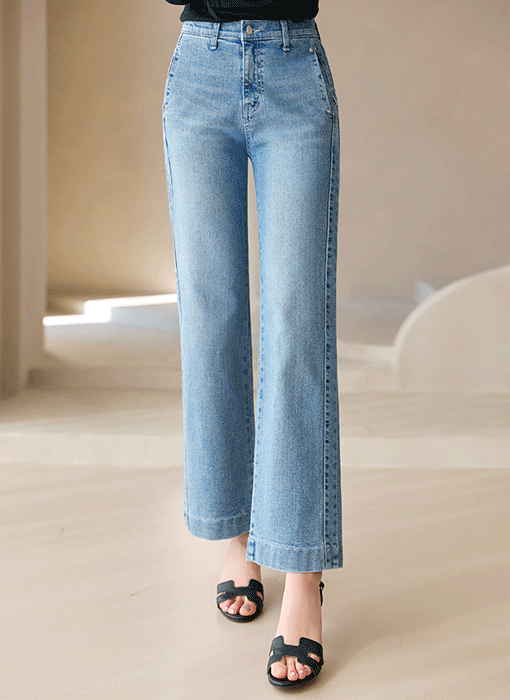 Contour Line Straight-Leg Jeans