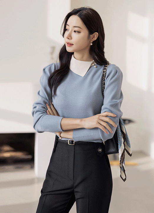 Contrast Unbalanced Split Collared Knit Top 