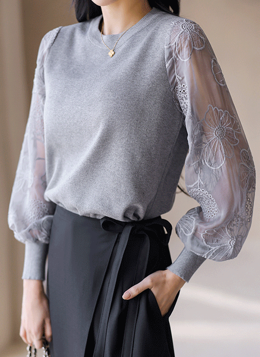 Floral Sheer Sleeve Knit Blouse