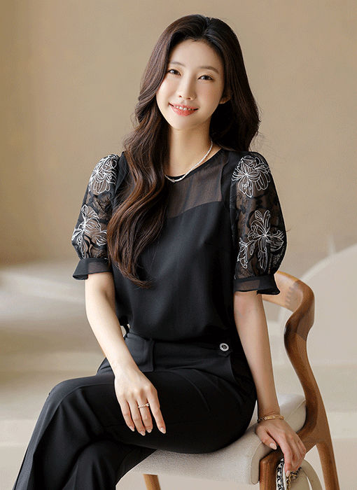 [LouisAngel] Elegant Bloom Embroidered Puff Sleeve Blouse