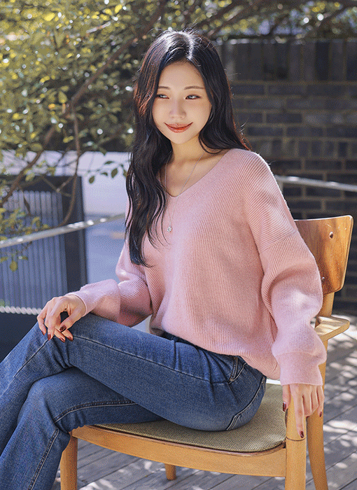 [The Onme] (10 Colors) Soft Ribbed V-Neck Knit Top