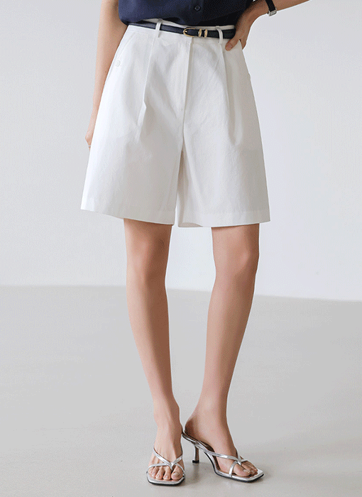 [The Onme] Classic Pleat Cotton Shorts