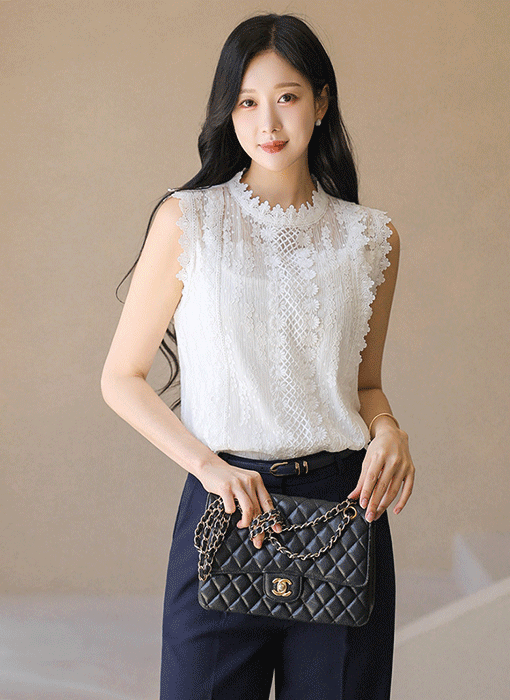 Floral Lace Sleeveless Top
