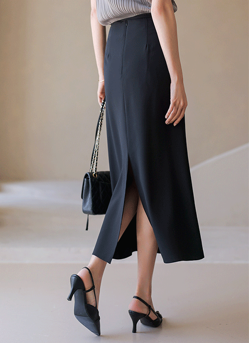 Soft Flow Tie-Waist Long Skirt