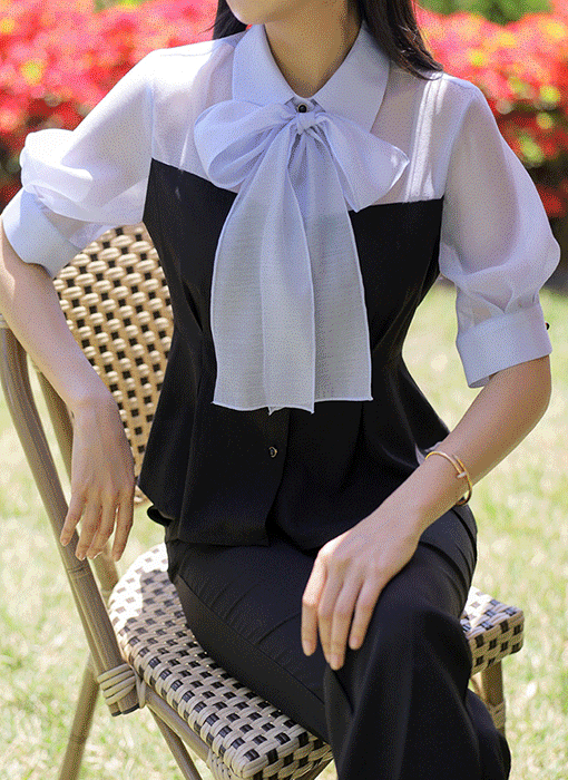 [LouisAngel] Sky Veil Heartline Peplum Blouse
